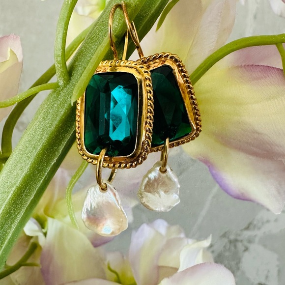 Chan Luu Stunning Geneva Drop Earrings Emerald - Picture 1 of 3